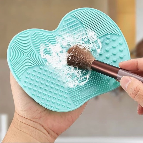 Makeup brush cleaning mat & mesh carrying case for beauty blender - Picture 9 of 11